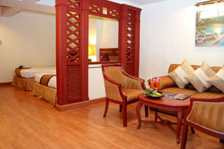 Sea Pearl Beach & Spa Patong Exterior photo